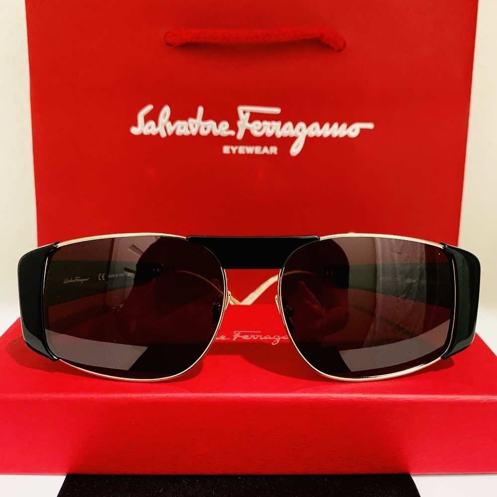 FERRAGAMO Sunglasses Style SF267S in Black & Gold - Picture 2 of 10